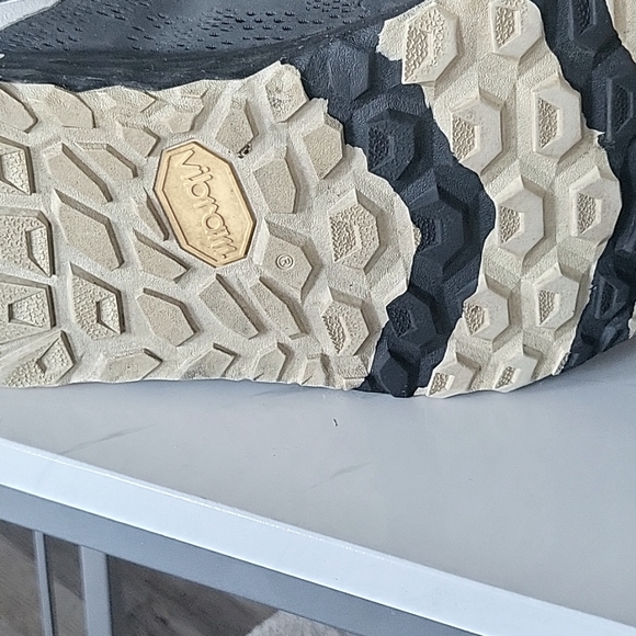 Mens New Balance vibram sneakers - Picture 6 of 6